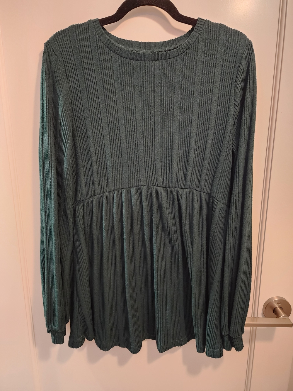 Ribbed Peplum Knit Top in Emerald Green